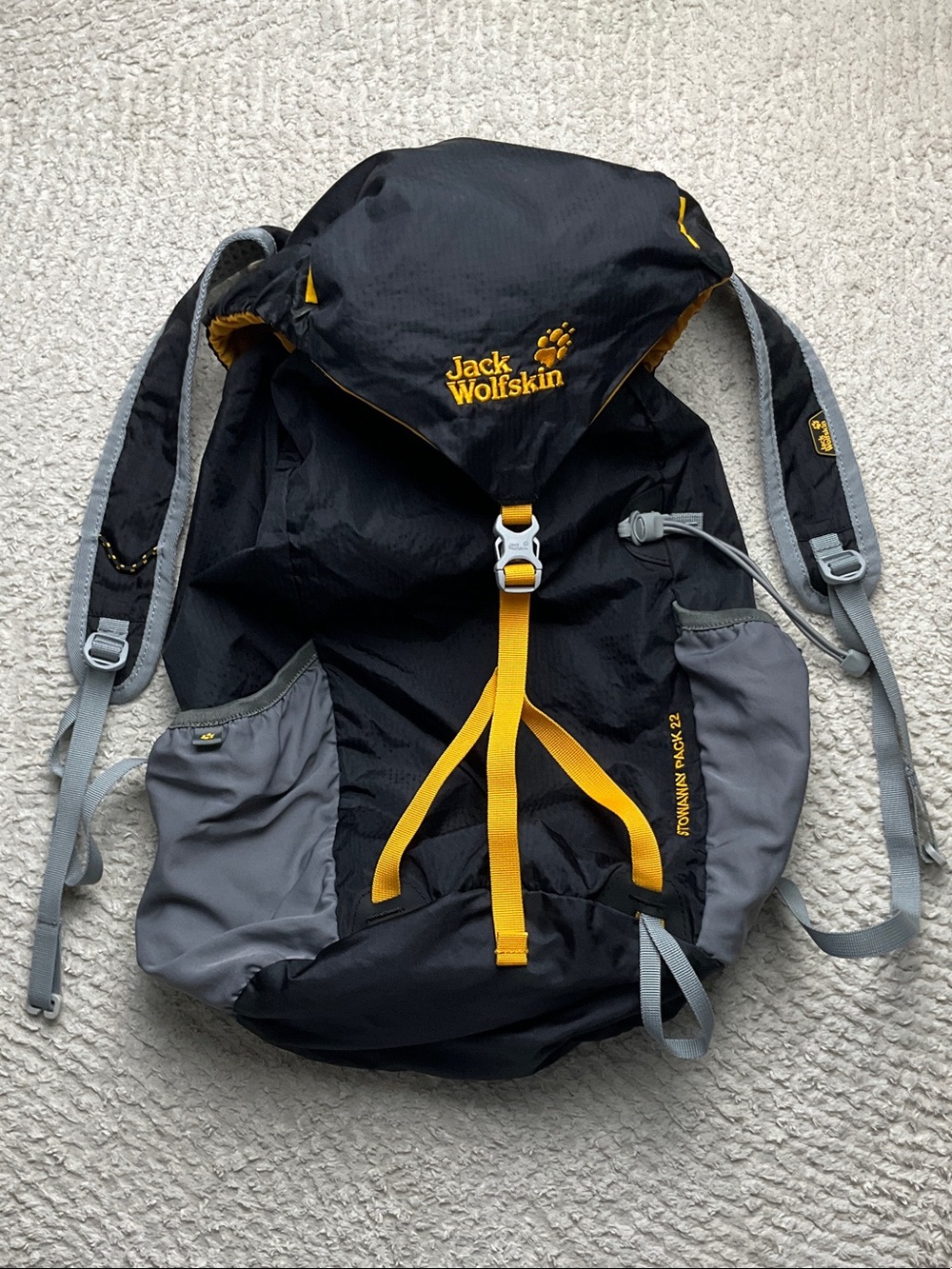 Jack Wolfskin Jack Wolfskin Stowaway Pack 22 Black & Yellow Lightweight